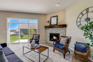 15-web-or-mls-Prairie Creek Circle 7-015