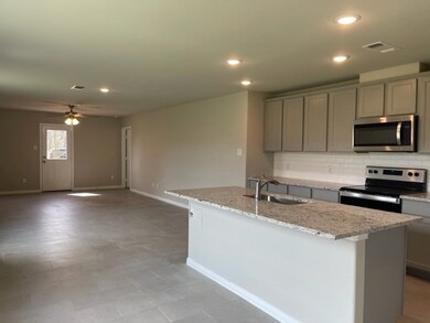 105 W Travis St, Brazoria, TX 77422 - photo 2