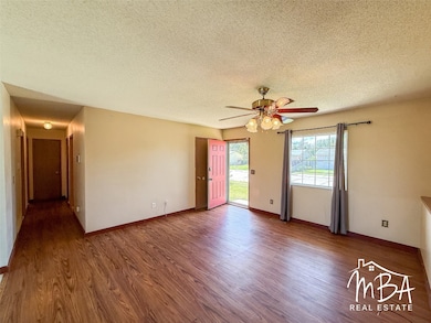 302 Oldweiler Dr, Holcomb, KS 67851 - photo 5