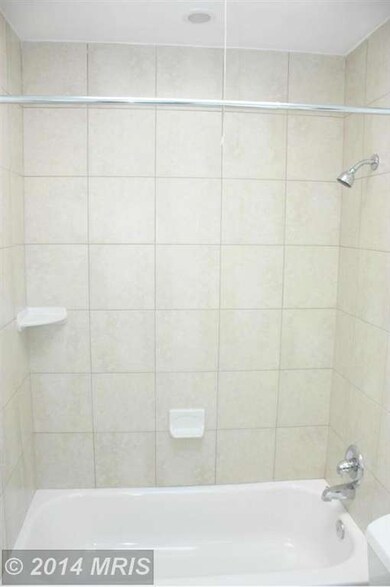 3806 Flowerton Rd, Baltimore, MD 21229 - photo 6