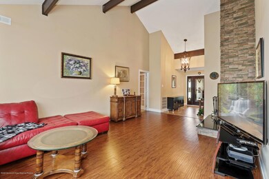 005_42_MEDFORD_BLVD_300620_554138