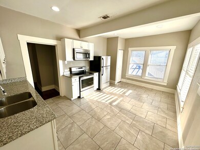 502 E Laurel unit 3, San Antonio, TX 78212 - photo 2