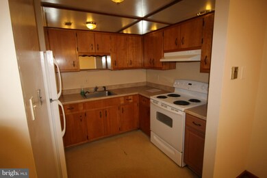 1499 N East St, Frederick, MD 21701 - photo 3