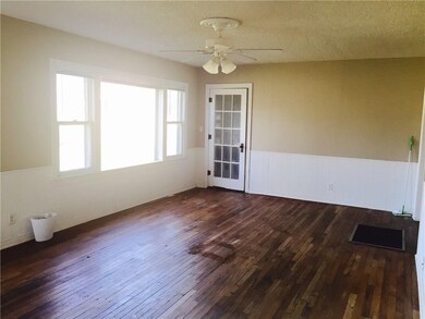 1323 N Park Ave, Shawnee, OK 74801 - photo 4