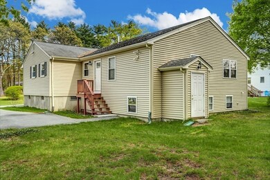 538 Coronation Dr, Franklin, MA 02038 - photo 2