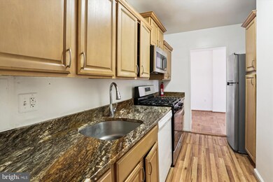 Four Thousand Tunlaw unit 619, Washington, DC 20007 - photo 4