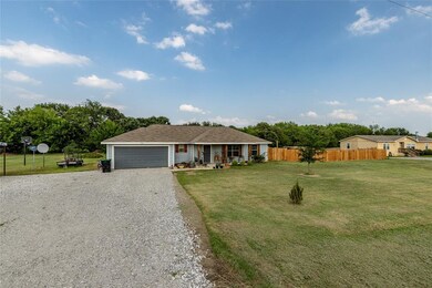 244 Oakley Cir, Weatherford, TX 76085 - photo 3