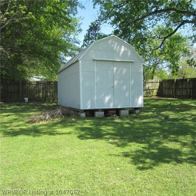 802 NE 4th St, Stigler, OK 74462 - photo 5