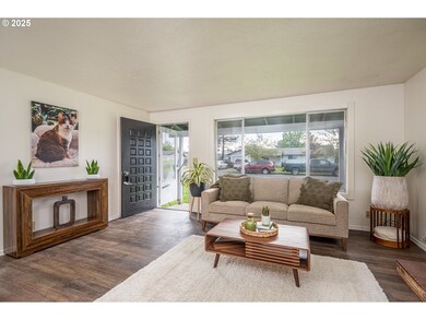 628 34th St, Springfield, OR 97478 - photo 5