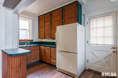 1704 Davenport Ave, Davenport, IA 52803 - photo 7