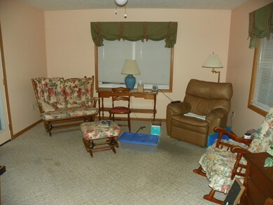 201 Cheyenne Dr, Wapakoneta, OH 45895 - photo 3