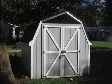 814 E Overton St, Tuscola, IL 61953 - photo 5