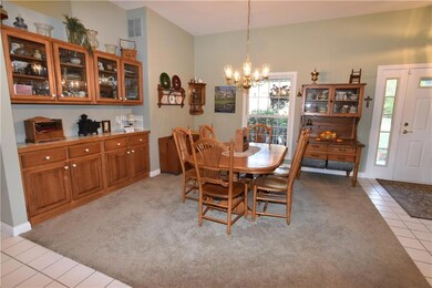 645 N Hickory Hills Dr, Columbus, IN 47201 - photo 4