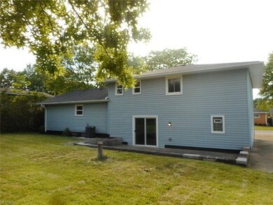 29538 Meadow St, Wickliffe, OH 44092 - photo 4