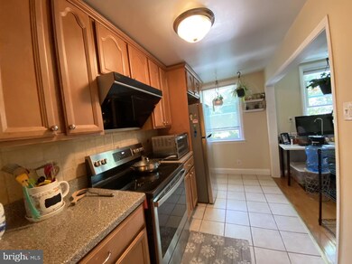 330 Spruce St, Glenolden, PA 19036 - photo 4