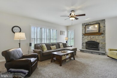 5385 Harrow Ln, Fairfax, VA 22030 - photo 7