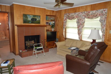 416 S Walker St, Burgaw, NC 28425 - photo 2