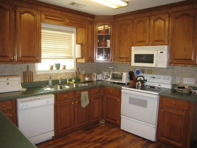 147 Gleneagle Dr, Byron, GA 31008 - photo 4