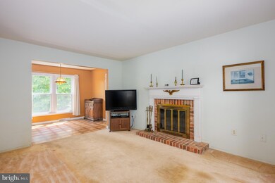 638 Tanglewood Dr, Sykesville, MD 21784 - photo 3