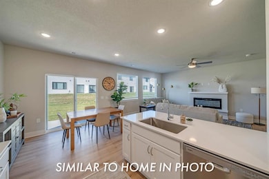 6944 Poppy Ct, Johnston, IA 50131 - photo 3