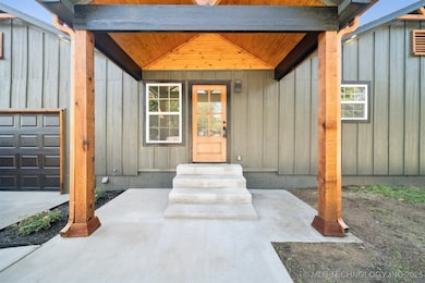 1547 N Columbia Place, Tulsa, OK 74110 - photo 2