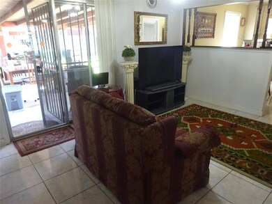 814 Pennington St, Houston, TX 77022 - photo 4