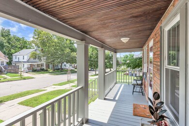 39-855-Ardmore-St-SE-WindowStill-Real-Es