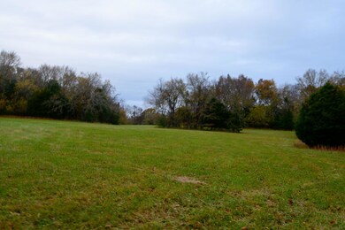 618 Sandusky Rd, Shelbyville, TN 37160 - photo 6