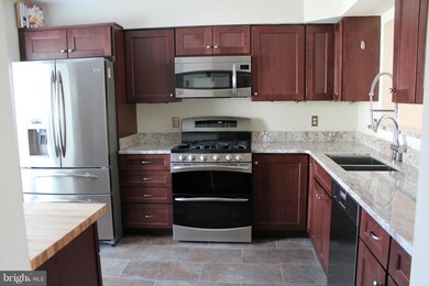 45563 Whitcomb Square, Sterling, VA 20166 - photo 2