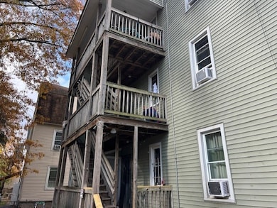 93 Wilmont St, Springfield, MA 01108 - photo 3