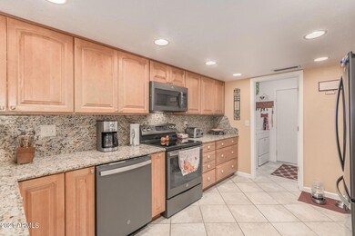Ricardo Dining Kitchen Counters