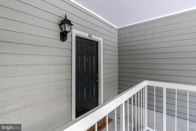 13089 Autumn Woods Way unit 202, Fairfax, VA 22033 - photo 4