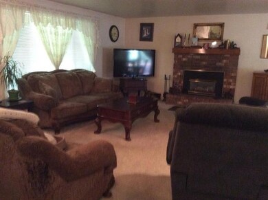 1274 Gardendale Ave, Medford, OR 97504 - photo 4