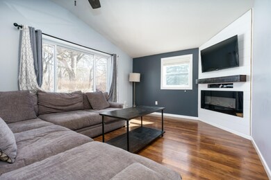 Riverview_Dr_890_Plainwell_49080-4