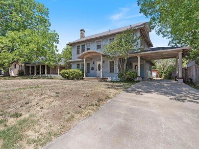 406 Featherston St, Cleburne, TX 76033 - photo 3