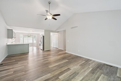 816 Nelsons Ridge Dr, Howell, MI 48843 - photo 6