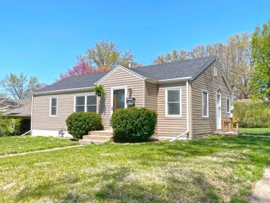 107 W Pioneer Ave, Shenandoah, IA 51601 - photo 2