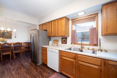 112 N Park Ln, Le Sueur, MN 56058 - photo 5