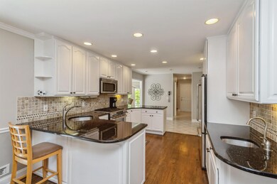 06_15DuncanDr_5_Kitchen_HiRes