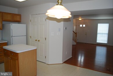 1984 Teasel Ct, Woodbridge, VA 22192 - photo 4