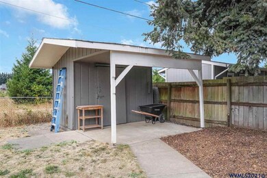 1422 NE Sherman St, Albany, OR 97321 - photo 4