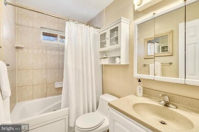 503 Valley Dr SE, Vienna, VA 22180 - photo 6