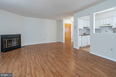 108 Wrangel Ct unit 8, Princeton, NJ 08540 - photo 3