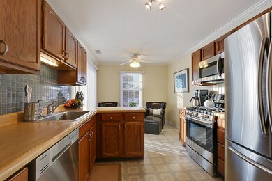 2163 Lancaster Cir unit 201A, Naperville, IL 60565 - photo 6