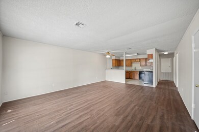 3813 Wood Sorrel Dr, Dickinson, TX 77539 - photo 6