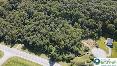 3603 Rip Ct, Slatington, PA 18080 - photo 2