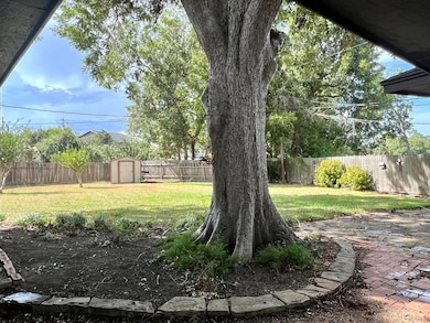 3 Inwood Cir, Bay City, TX 77414 - photo 4