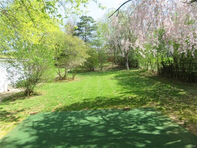 2219 N 3rd Ave, Whitehall, PA 18052 - photo 5