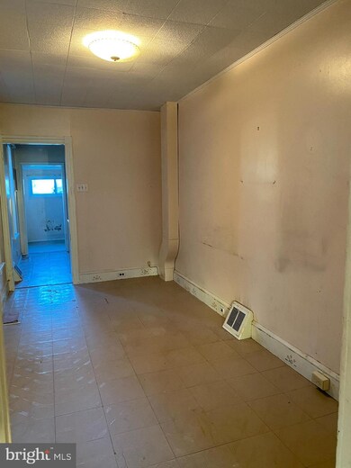 1347 Moss St, Reading, PA 19604 - photo 5