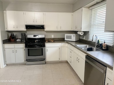 4784 Santa Maria Dr, Toledo, OH 43614 - photo 3